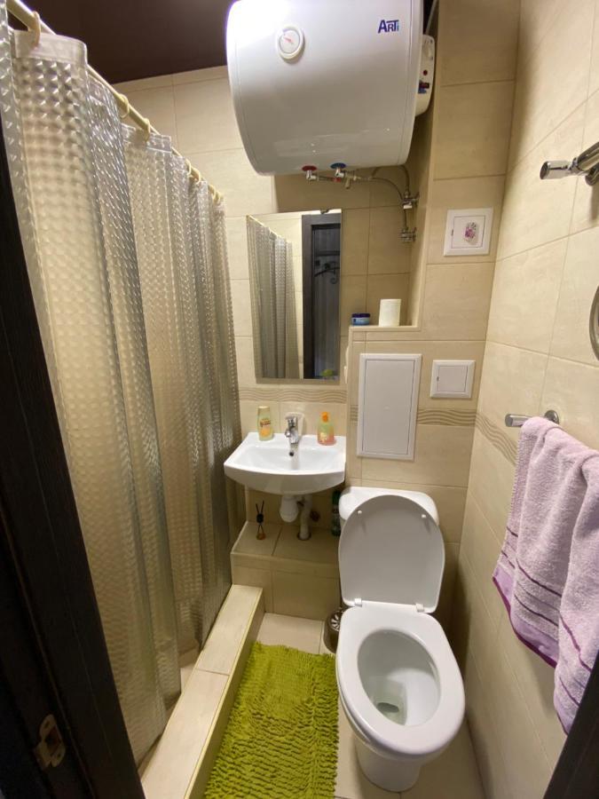 Apartment 30 M2 On Sergei Esenin 11 Kharkiv Exterior photo