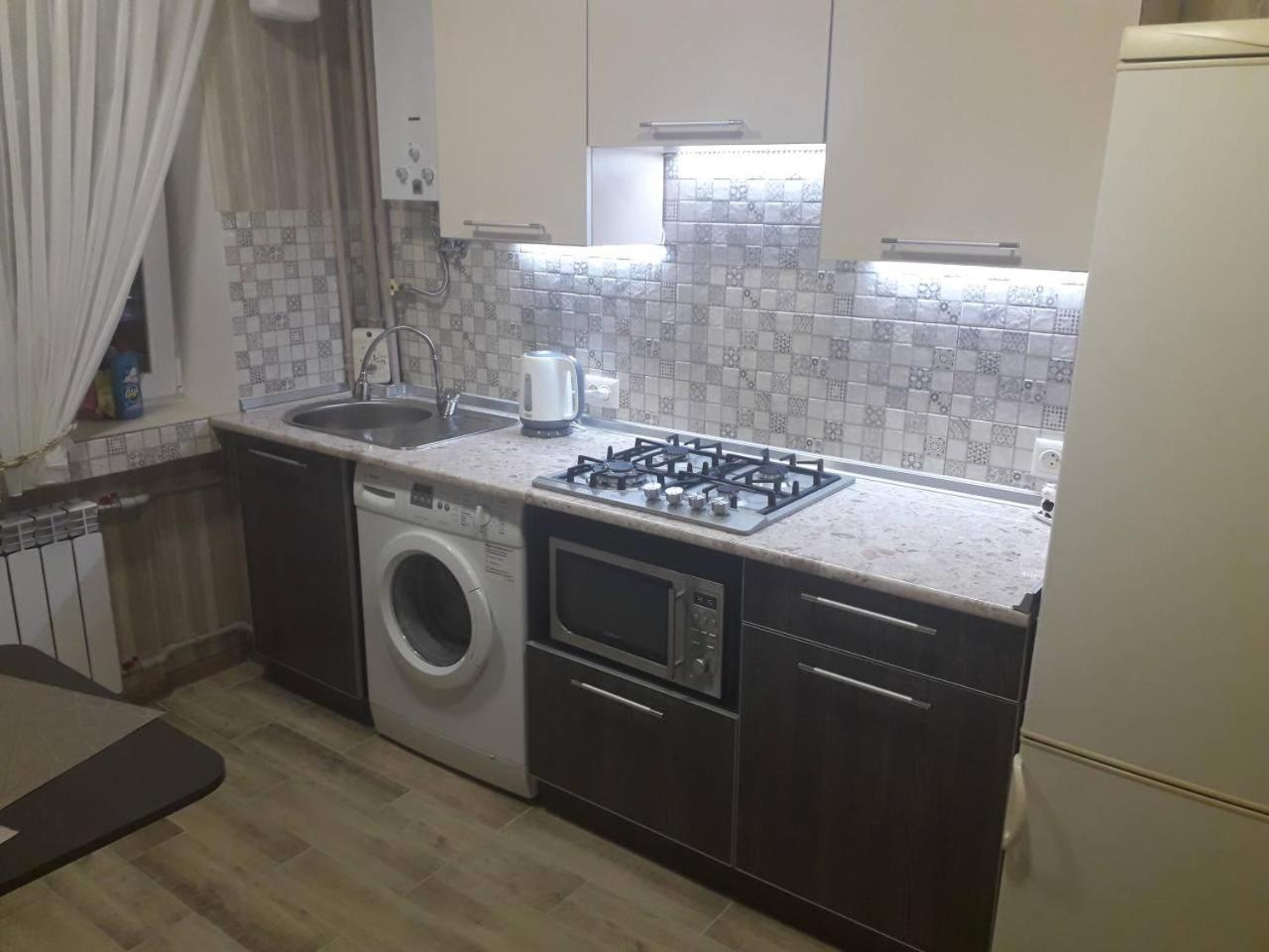 Apartment 30 M2 On Sergei Esenin 11 Kharkiv Exterior photo