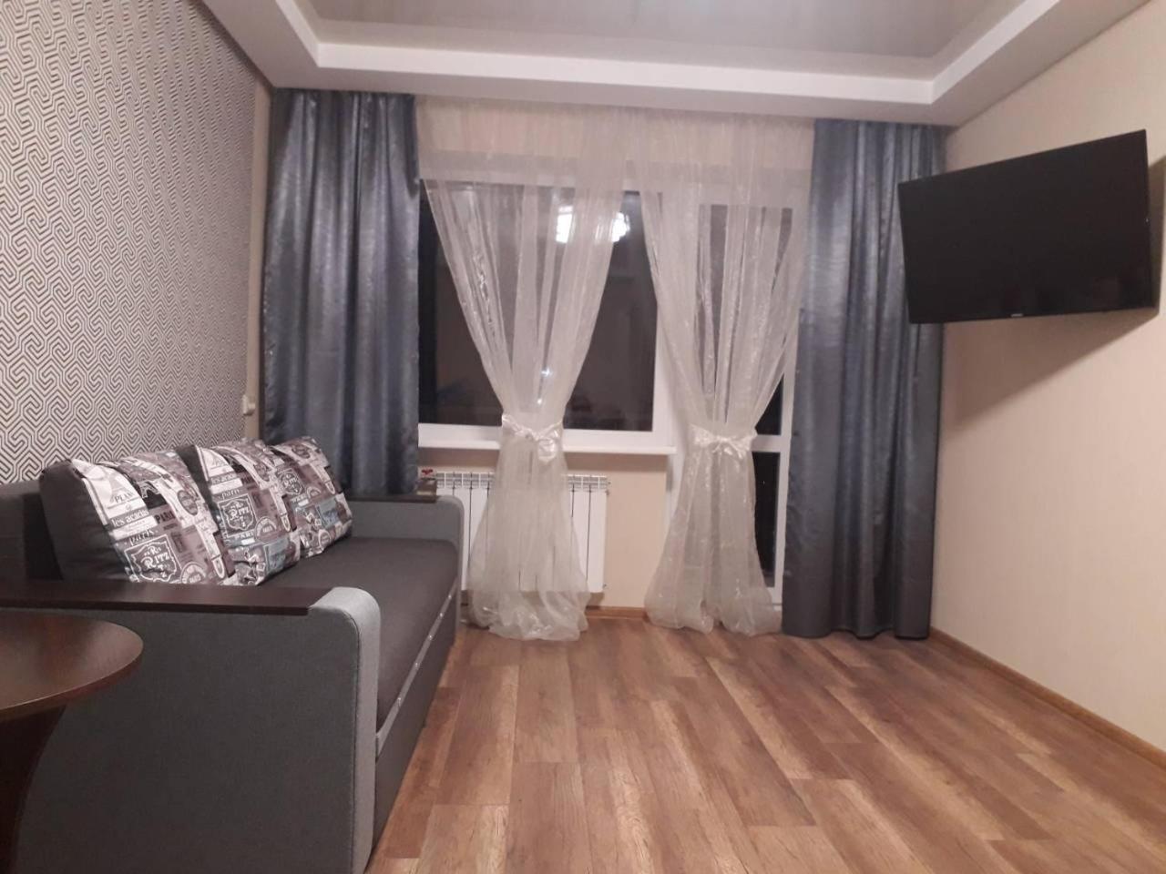 Apartment 30 M2 On Sergei Esenin 11 Kharkiv Exterior photo