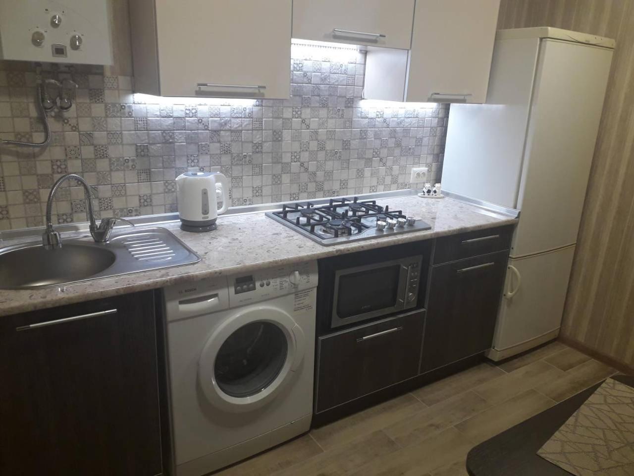 Apartment 30 M2 On Sergei Esenin 11 Kharkiv Exterior photo