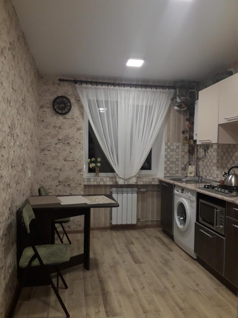 Apartment 30 M2 On Sergei Esenin 11 Kharkiv Exterior photo