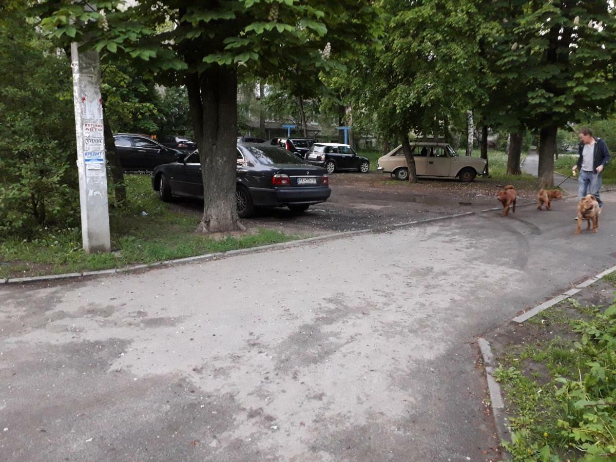 Apartment 30 M2 On Sergei Esenin 11 Kharkiv Exterior photo